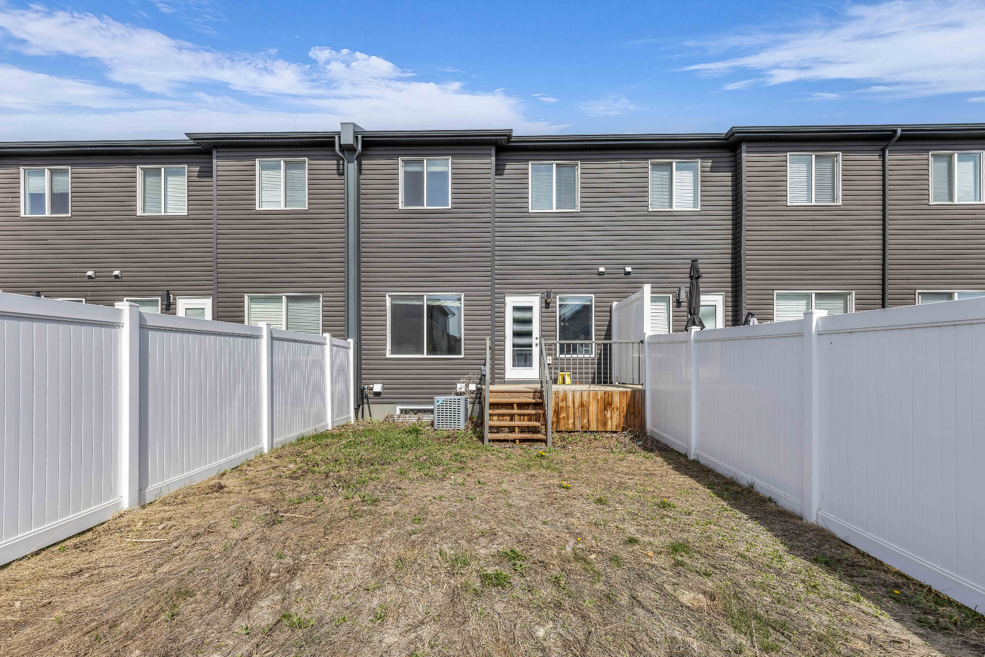 Public Open House, 6月8日, 2-4PM, 330 Brighton Gate, 带独立院子联排 - 10